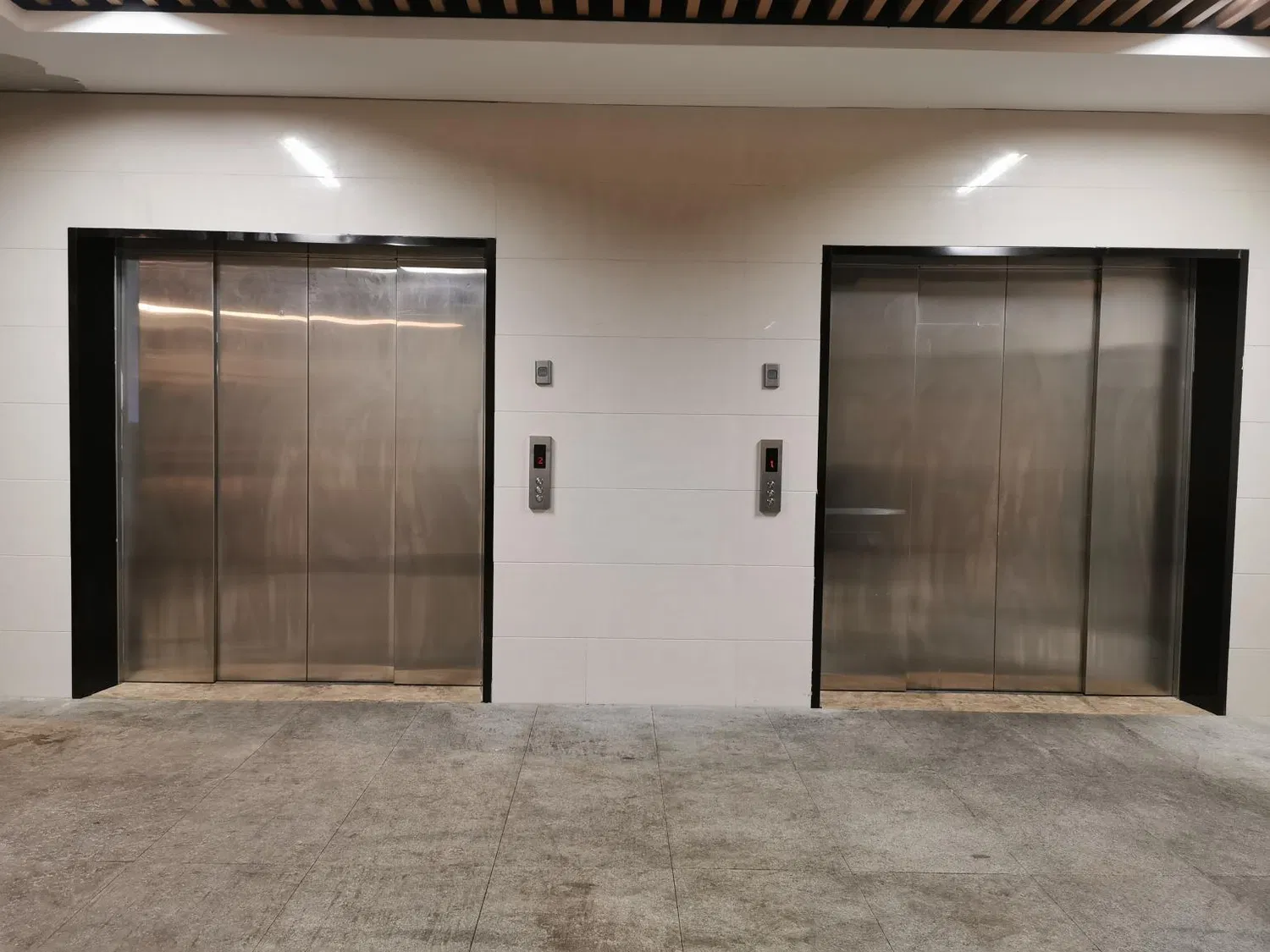 Grande capacité d'économie d'énergie économique FUJI Vvvf contrôle de traction entrepôt voiture Auto marchandises ascenseur de fret ascenseur de fret avec salle des machines et sans salle des machines